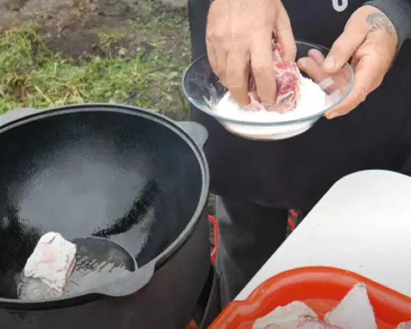 Говяжьи ребра в казане — шаг 3