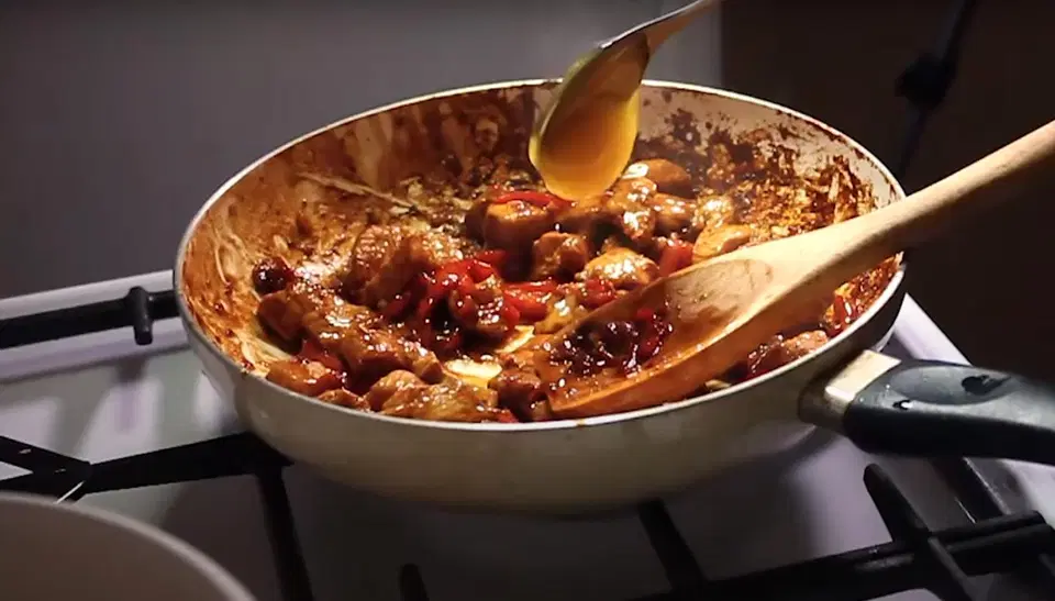 Индейка с овощами, кунжутом и соусом терияки — шаг 8