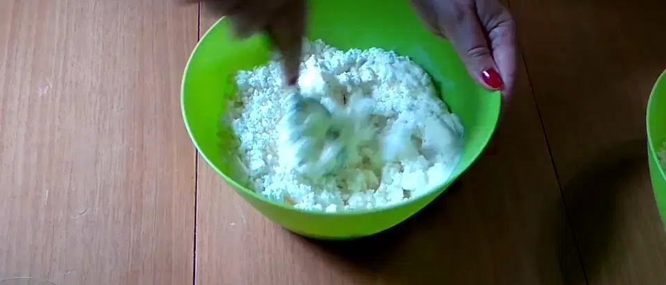 Лакомка с творогом — шаг 1