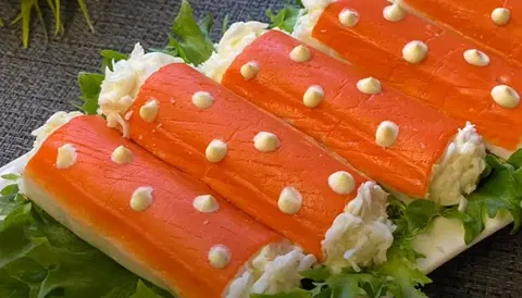 Закуска из крабовых палочек