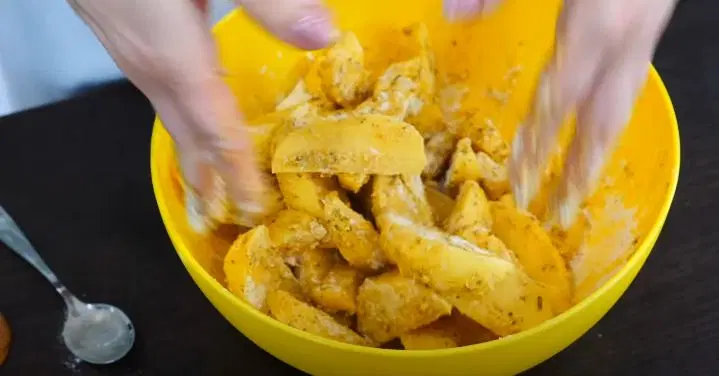 Хрустящие картофельные дольки в специях — шаг 4