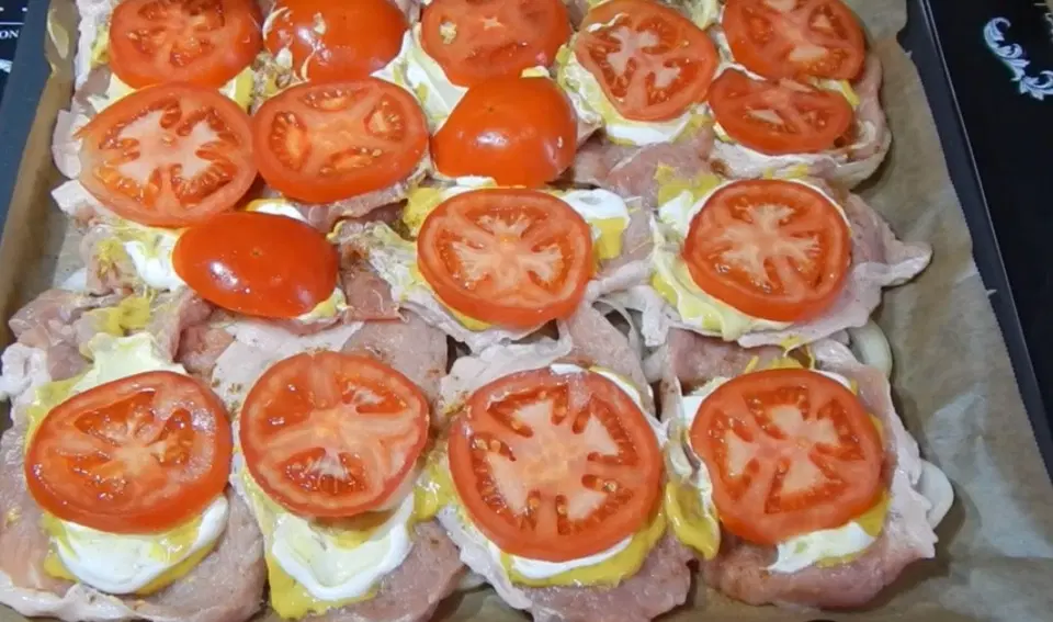 Свинина по-французски с сыром и луком — шаг 3