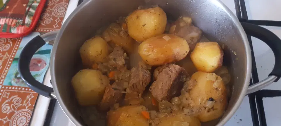 Русское жаркое с говядиной и картошкой — шаг 6