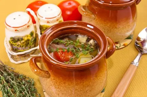 Суп с бараниной в горшочке