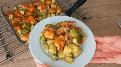 Запеченные кабачки с куриным филе