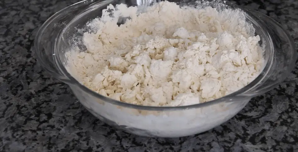 Постные чебуреки с картошкой и грибами — шаг 1
