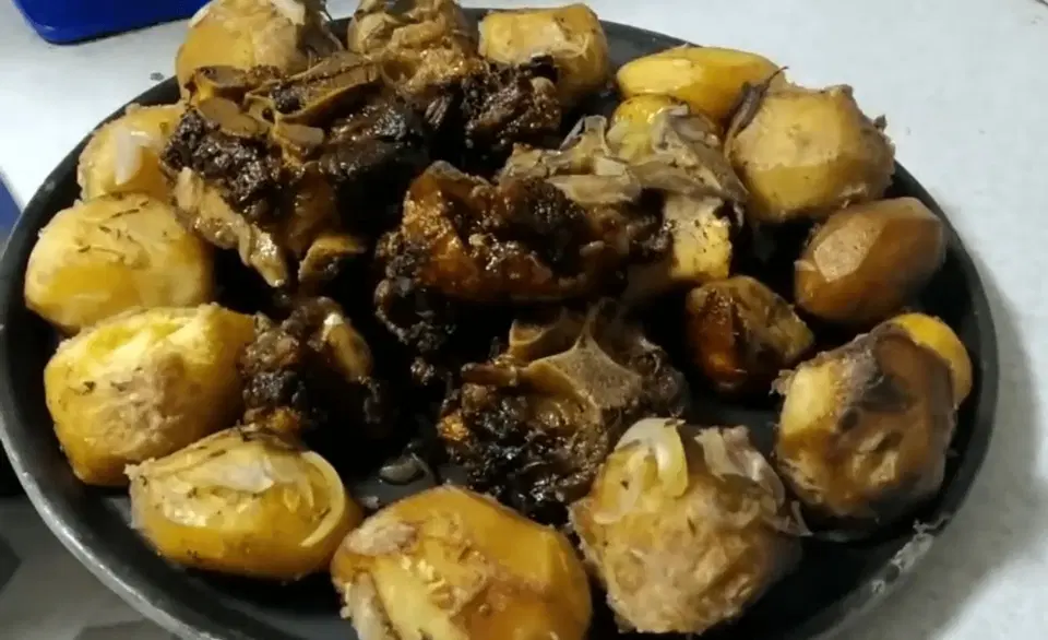 Говяжий хвост с картошкой