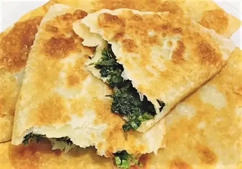 Чебуреки с крапивой