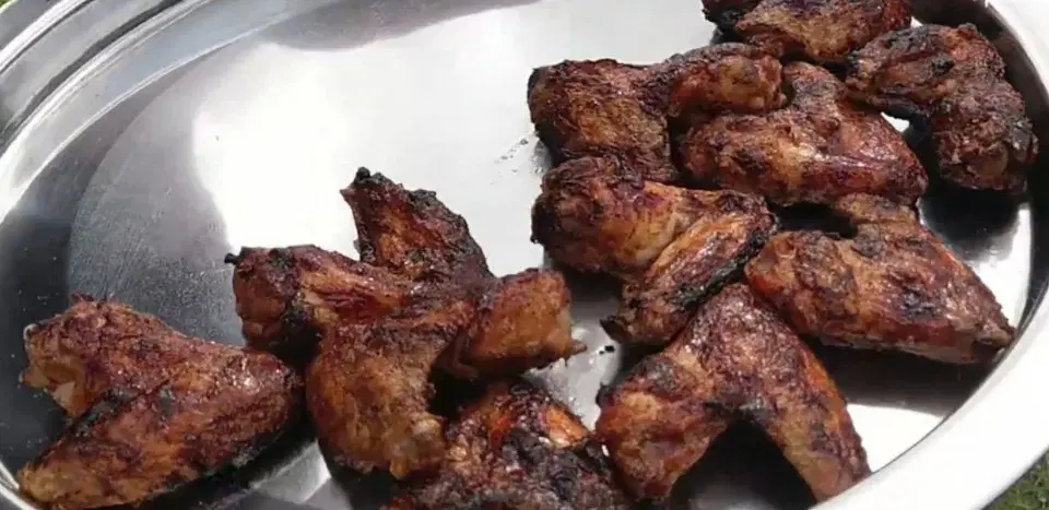 Хрустящие куриные крылышки на гриле