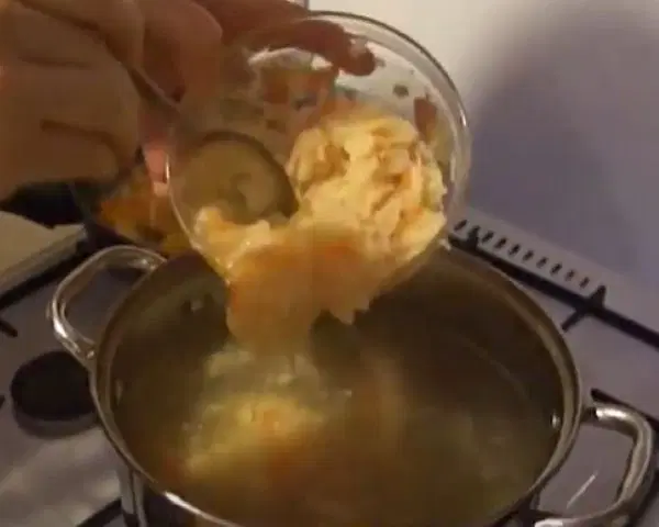 Борщ с квашеной капустой — шаг 4