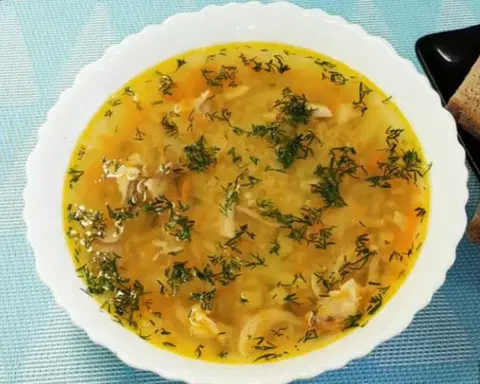 Суп с чечевицей, картофелем и курицей