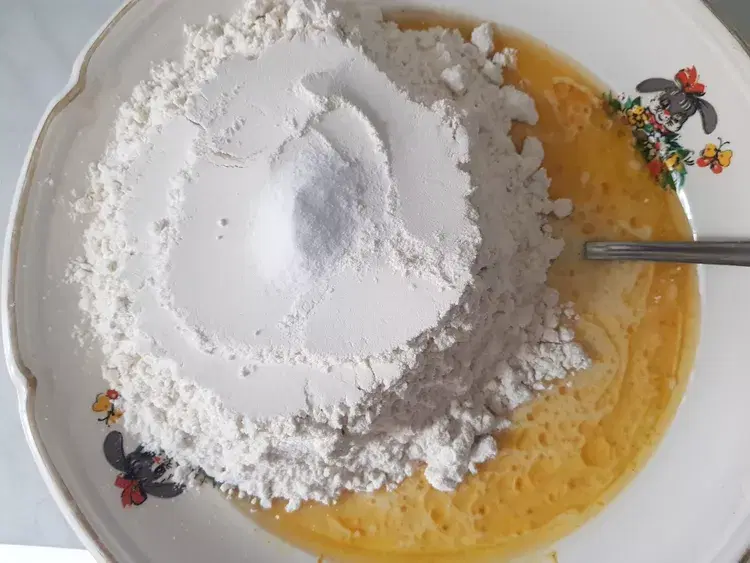 Бездрожжевые булочки с куркумой — шаг 2