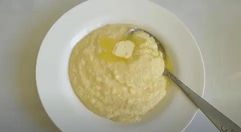 Кукурузная каша с молоком