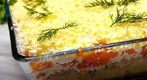 Салат «Мимоза» с картофелем и сайрой