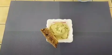 Хумус с авокадо