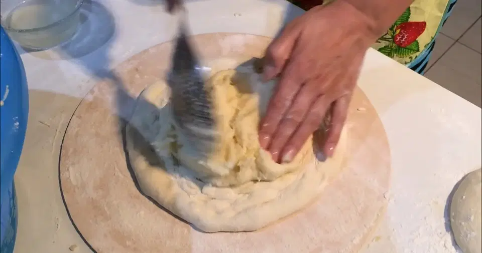 Осетинский пирог с картошкой и сыром — шаг 9