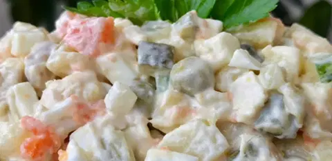 Оливье по-советски с куриной грудкой