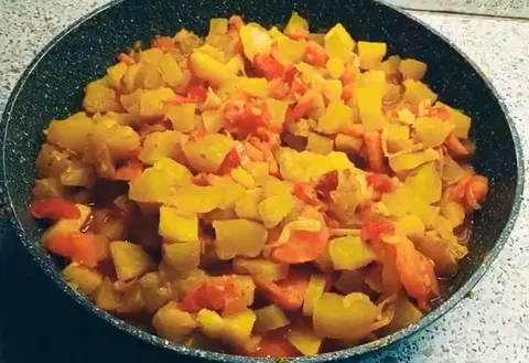 Овощное рагу из кабачков с картофелем