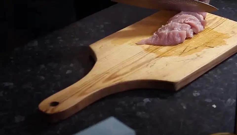 Индейка с овощами, кунжутом и соусом терияки — шаг 1