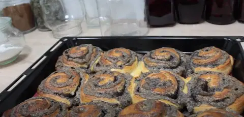 Сдобные булочки с маком из дрожжевого теста