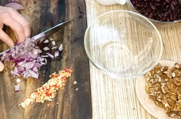 Лобио горячее из красной фасоли — шаг 2