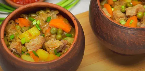 Жаркое со свининой и картофелем