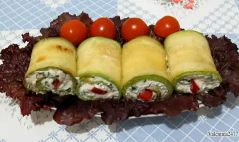 Рулетики из кабачков, мягкого сыра и чеснока