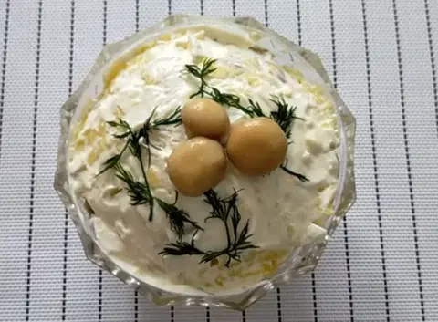 Салат из маринованных грибов