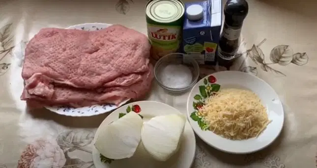 Свиные рулетики с грибами и сыром — шаг 1