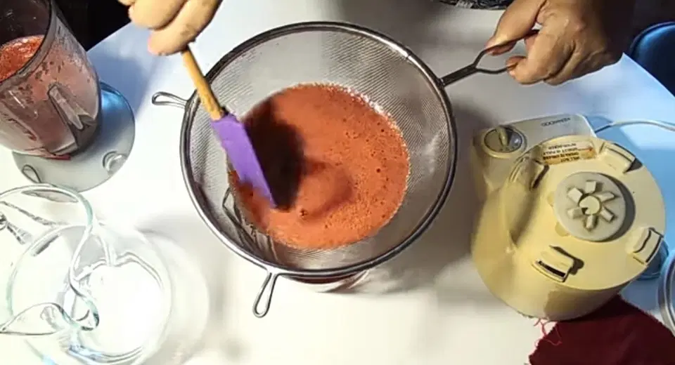 Клубничный сок — шаг 3