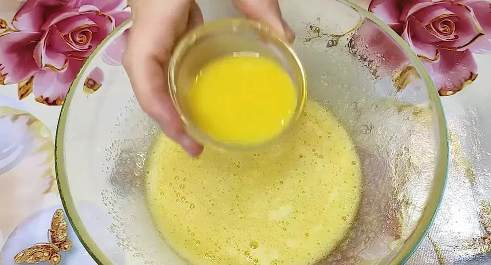Кекс с изюмом на кефире — шаг 2