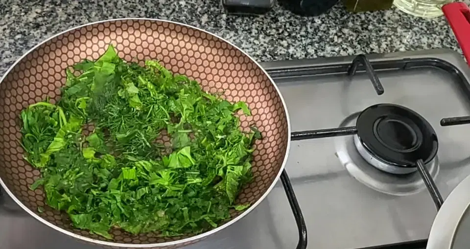 Вкусная яичница на завтрак — шаг 3