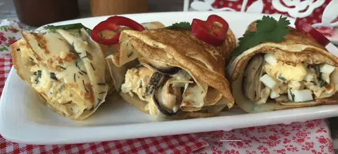 Салат в блинах