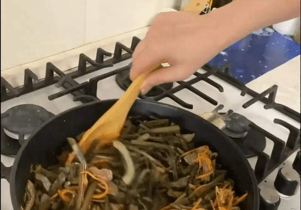 Папоротник с соевым мясом — шаг 3