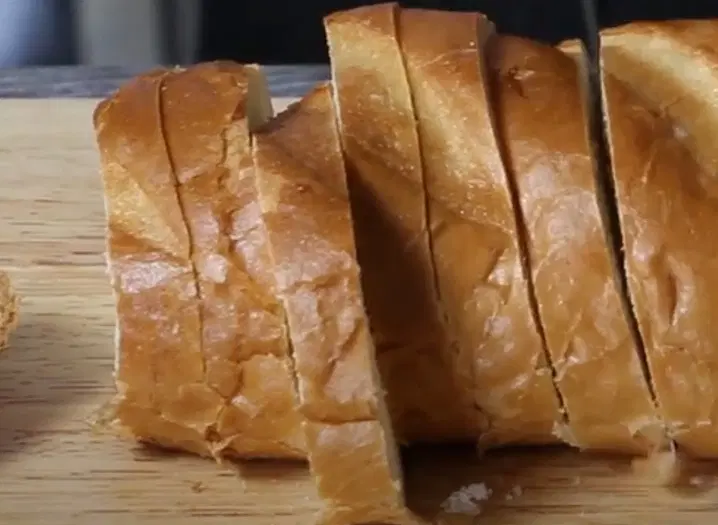 Сахарные гренки — шаг 1