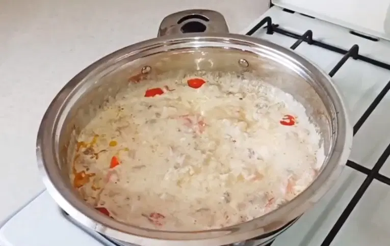 Паста в сливочном соусе с чесноком и помидорами — шаг 5