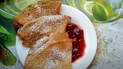 Воздушные тонкие блины на молоке