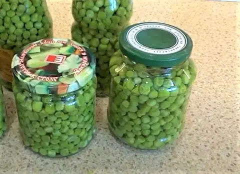 Консервированный зеленый горошек