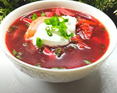Свекольник на мясном бульоне