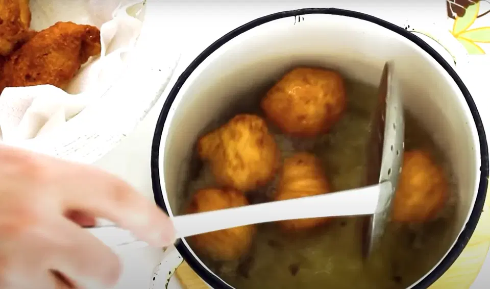 Пончики картофельные — шаг 11