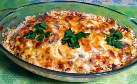Куриная грудка с грибами