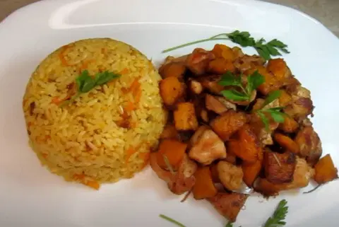 Курица с тыквой и рисом