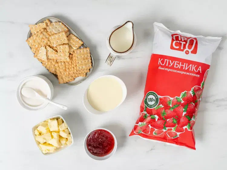 Клубничный пирог с кремом — шаг 1