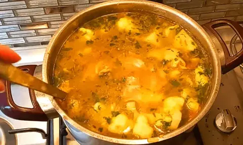 Суп из цветной капусты с курицей