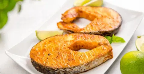 Лосось, запеченный с чесноком и горчицей
