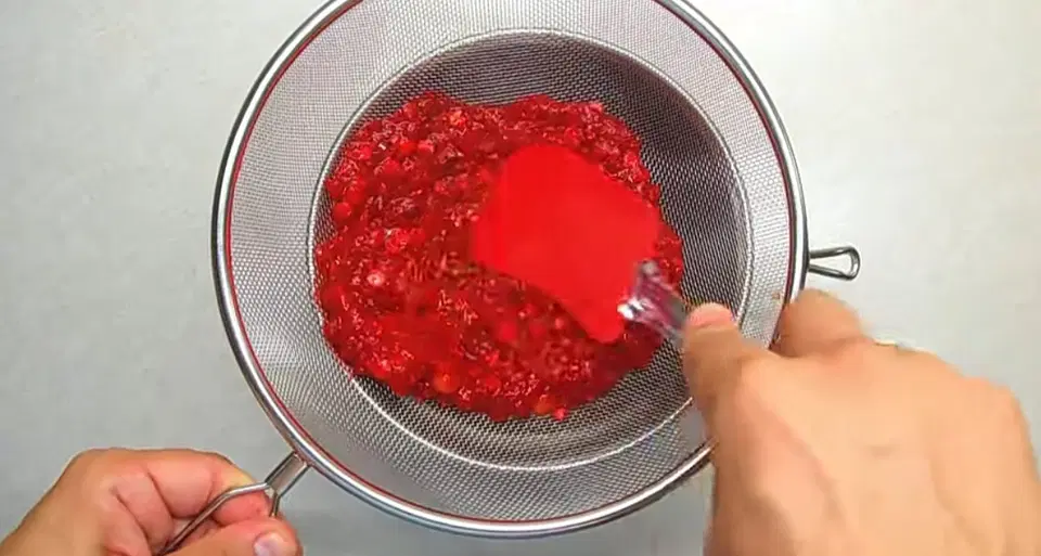 Калина с медом на зиму — шаг 4