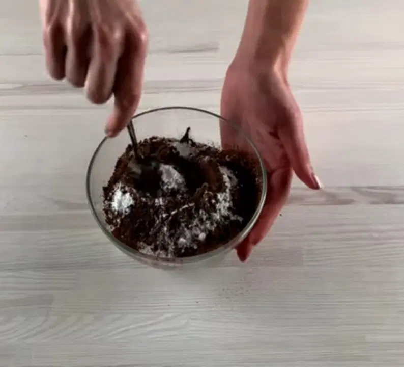Классические шоколадные маффины с какао — шаг 1