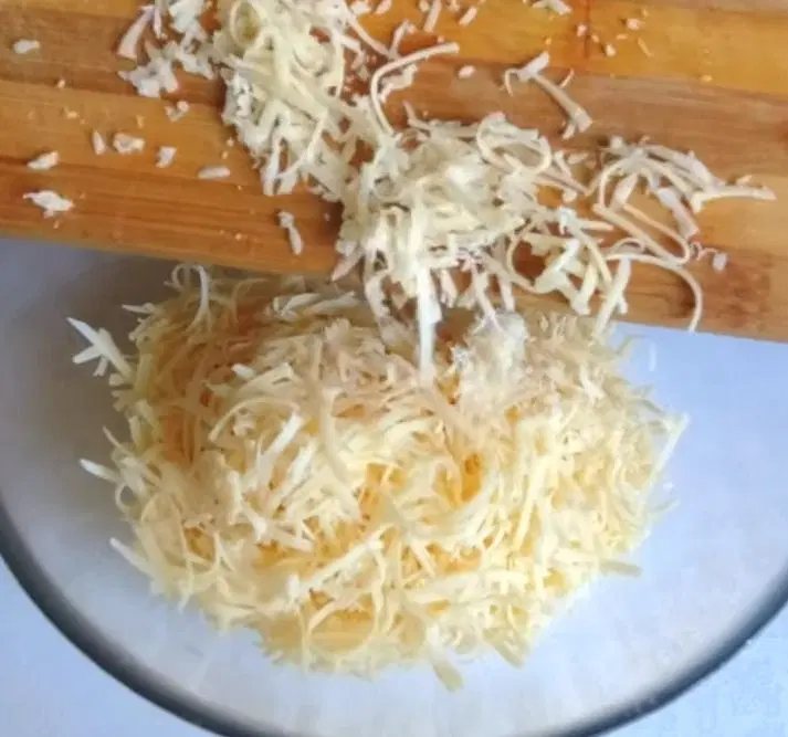 Салат с морковью и сыром — шаг 1