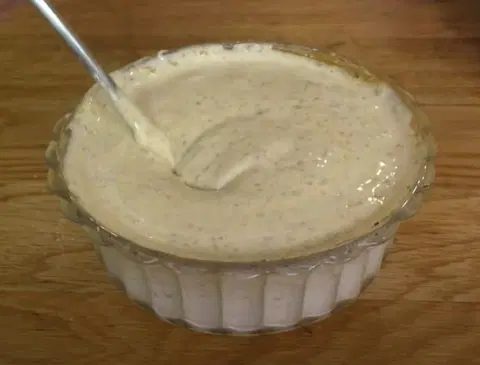 Майонезный соус с укропом, лимоном и перцем