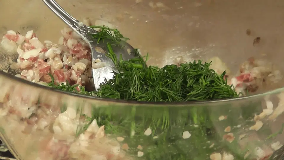 Перцы, фаршированные гречкой и фаршем — шаг 2